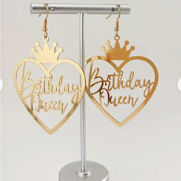 NEW 18k Gold Plated BIRTHDAY QUEEN Gold Dangle Earrings $28 Gold Tone - Picture 2 of 3
